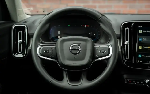 VOLVO XC 40 
