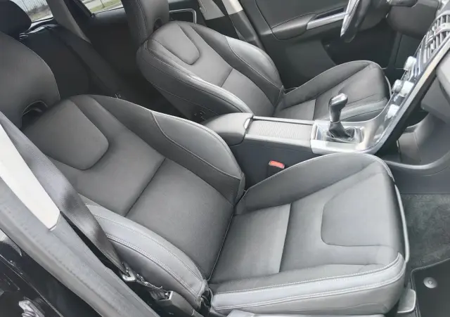 VOLVO XC 60 D4 Kinetic