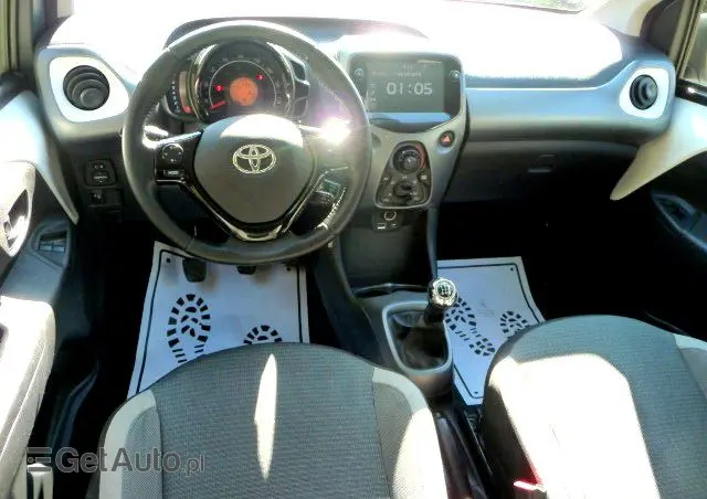 TOYOTA Aygo 1.0 VVT-i Color Edition
