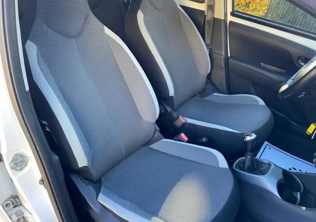 TOYOTA Aygo 1.0 VVT-i Color Edition