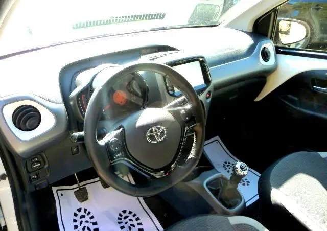 TOYOTA Aygo 1.0 VVT-i Color Edition