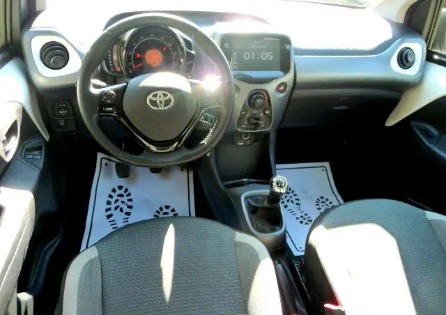 TOYOTA Aygo 1.0 VVT-i Color Edition