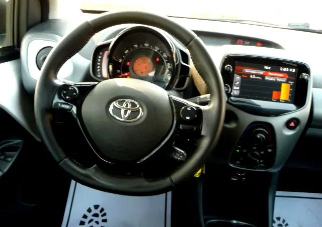 TOYOTA Aygo 1.0 VVT-i Color Edition