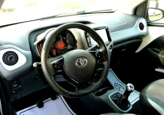 TOYOTA Aygo 1.0 VVT-i Color Edition