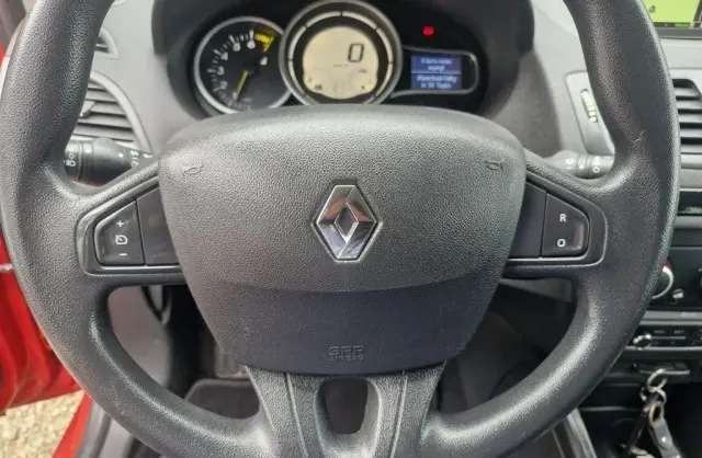 RENAULT Megane 