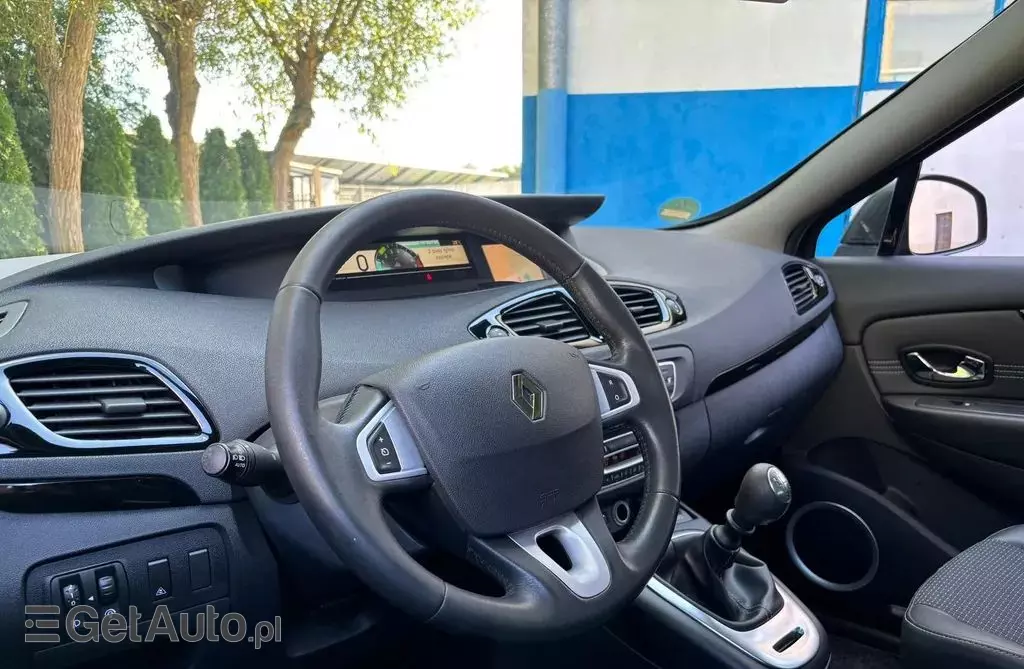 RENAULT Grand Scenic 