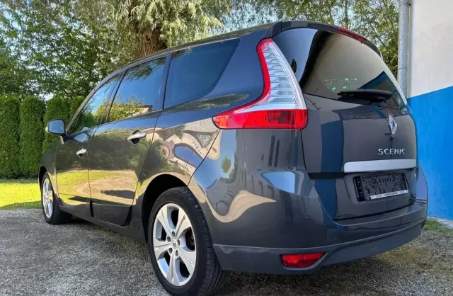 RENAULT Grand Scenic 