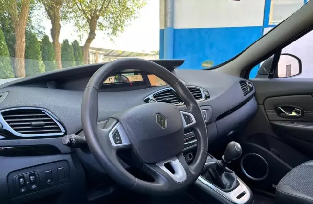 RENAULT Grand Scenic 