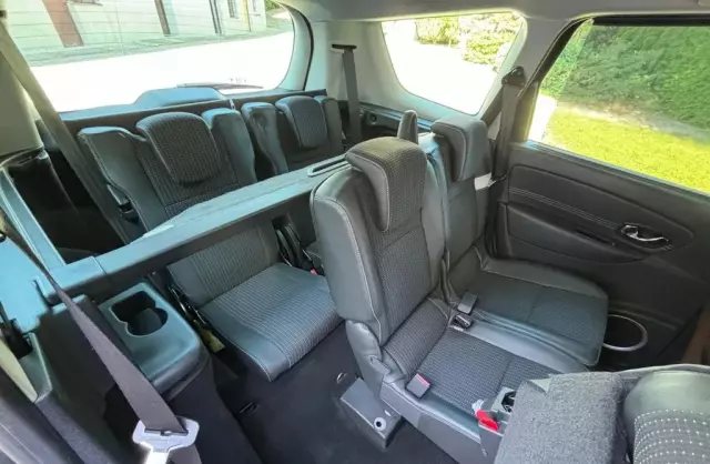 RENAULT Grand Scenic 