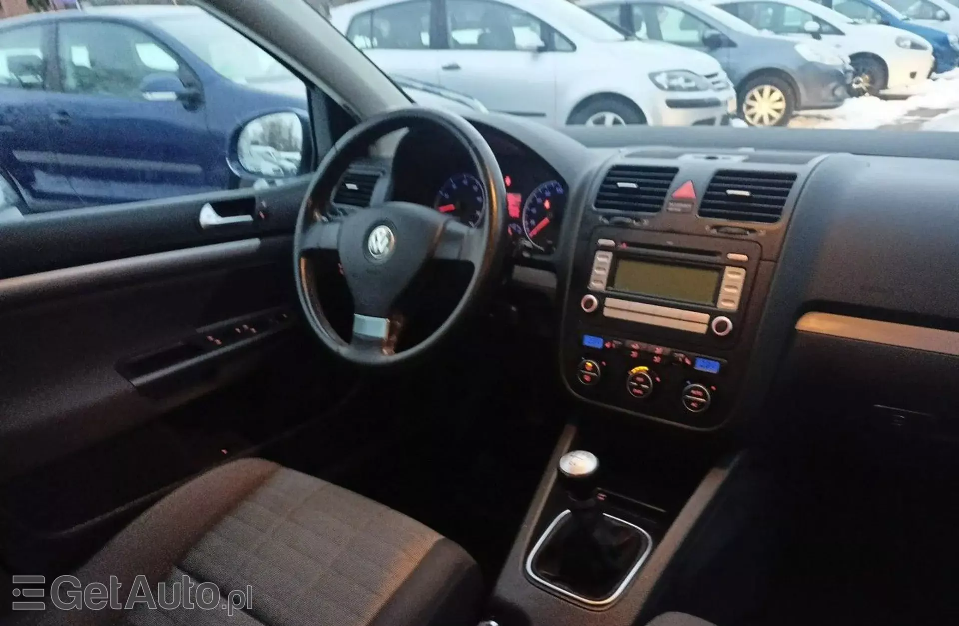VOLKSWAGEN Golf 
