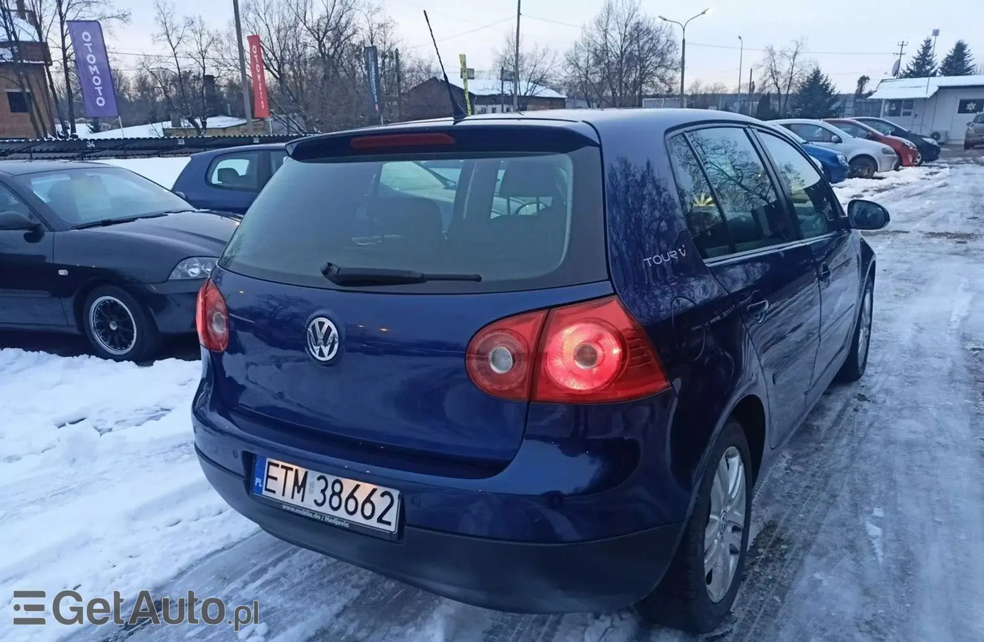 VOLKSWAGEN Golf 