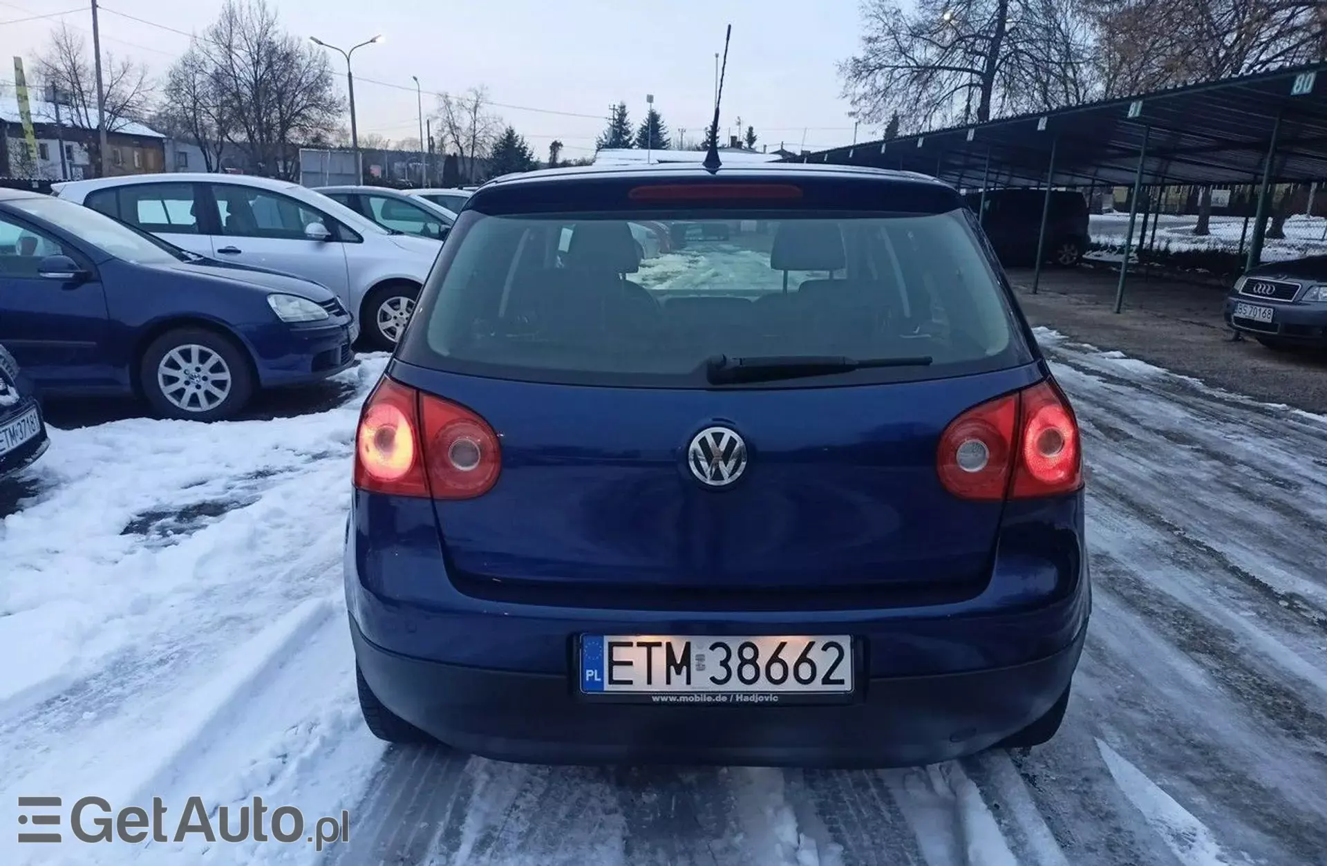 VOLKSWAGEN Golf 