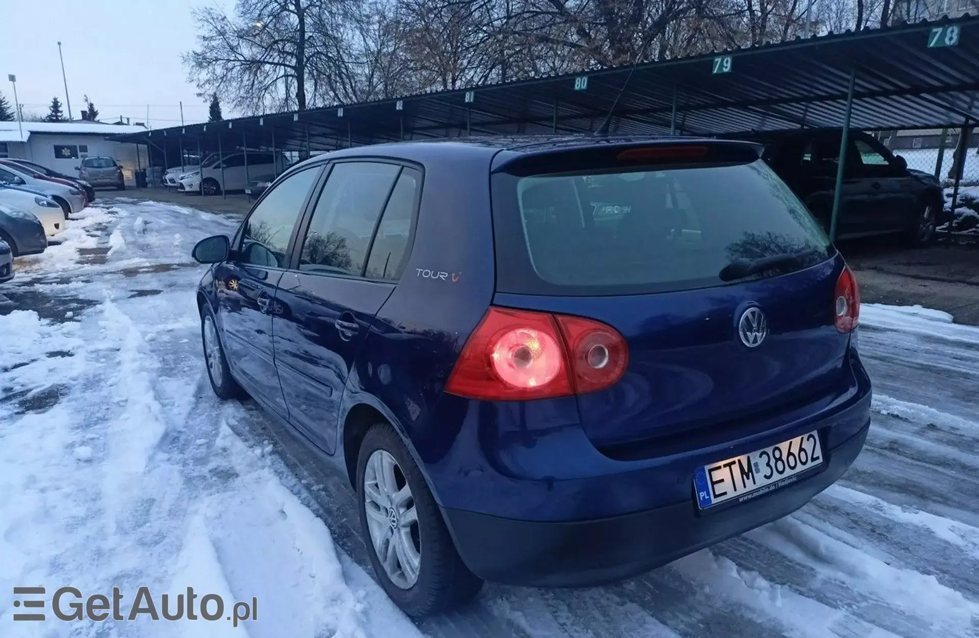 VOLKSWAGEN Golf 