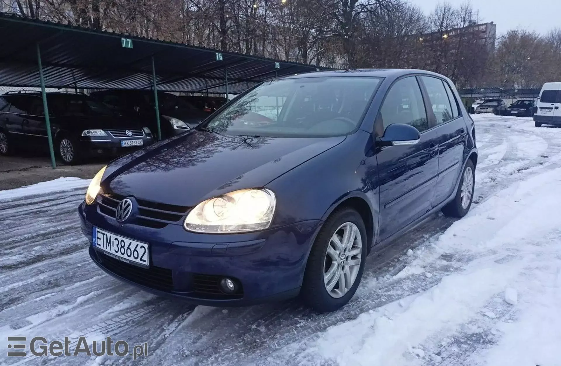 VOLKSWAGEN Golf 