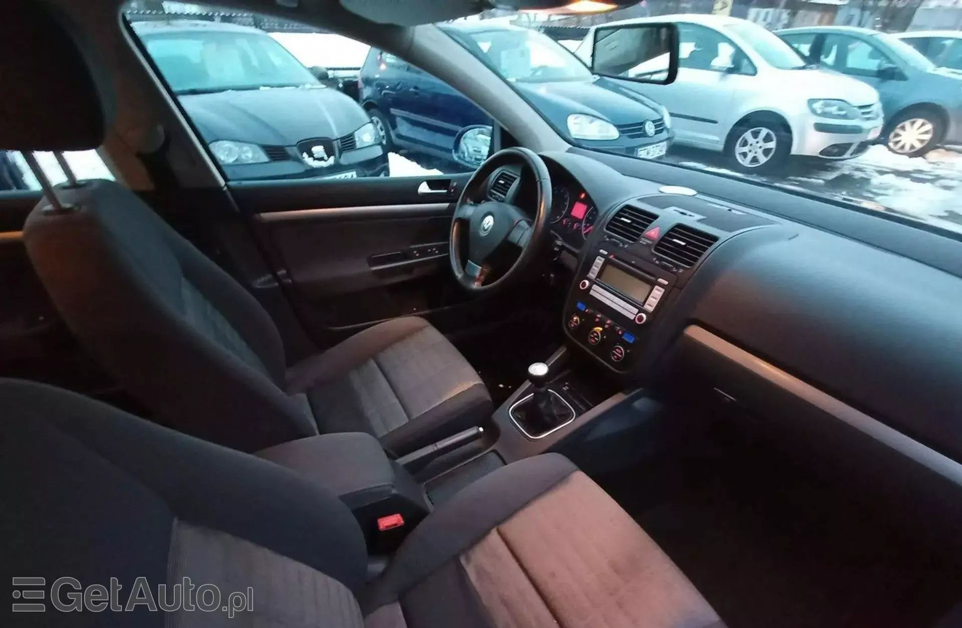 VOLKSWAGEN Golf 