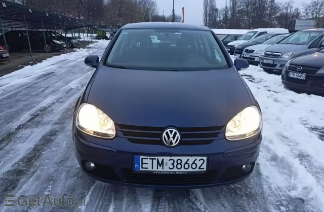 VOLKSWAGEN Golf 