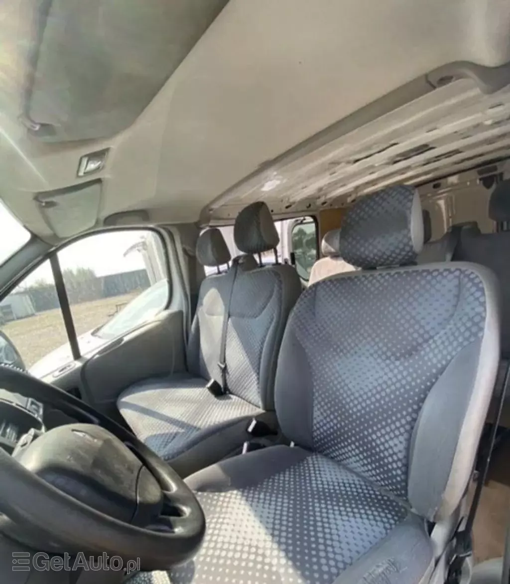 RENAULT Trafic 