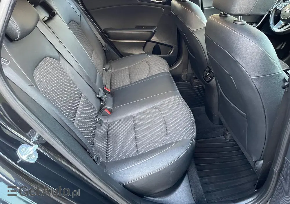 KIA Ceed 1.6 CRDi SCR L Business Line DCT