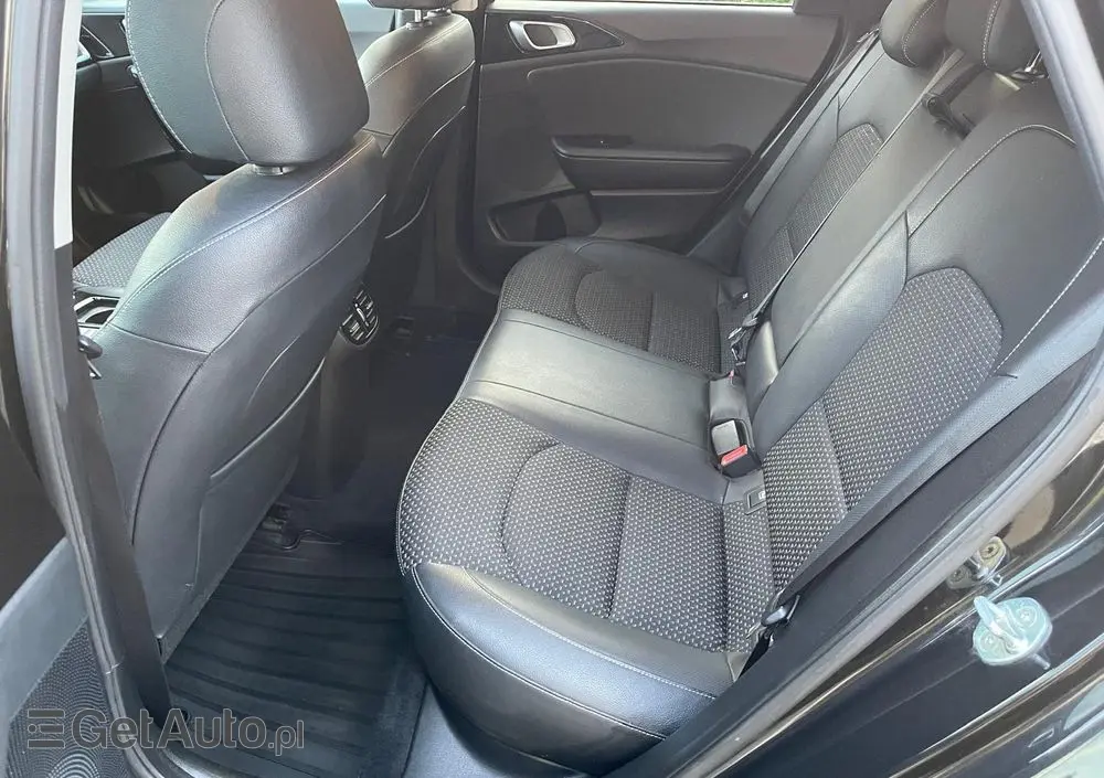 KIA Ceed 1.6 CRDi SCR L Business Line DCT