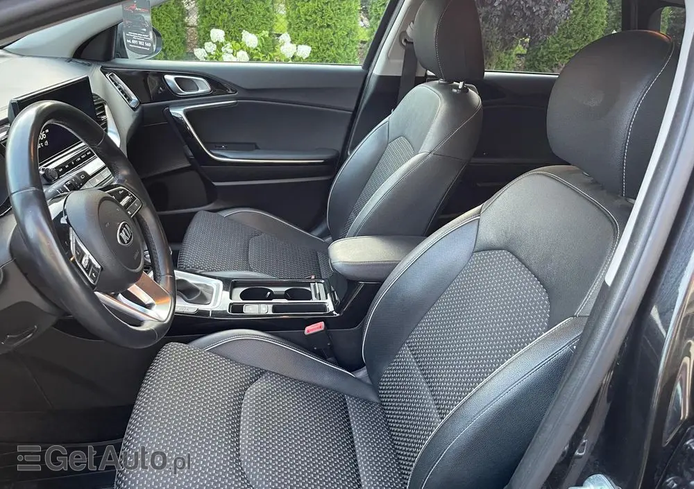 KIA Ceed 1.6 CRDi SCR L Business Line DCT