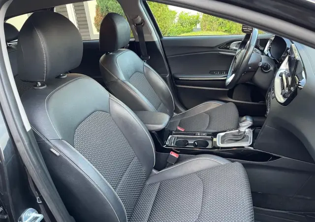 KIA Ceed 1.6 CRDi SCR L Business Line DCT