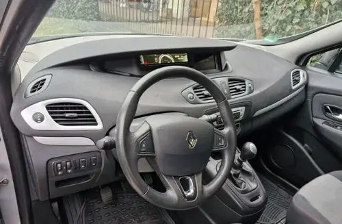 RENAULT Grand Scenic 