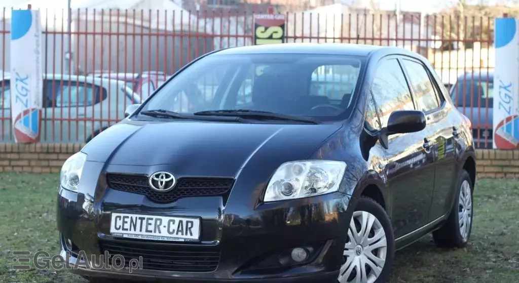 TOYOTA Auris 