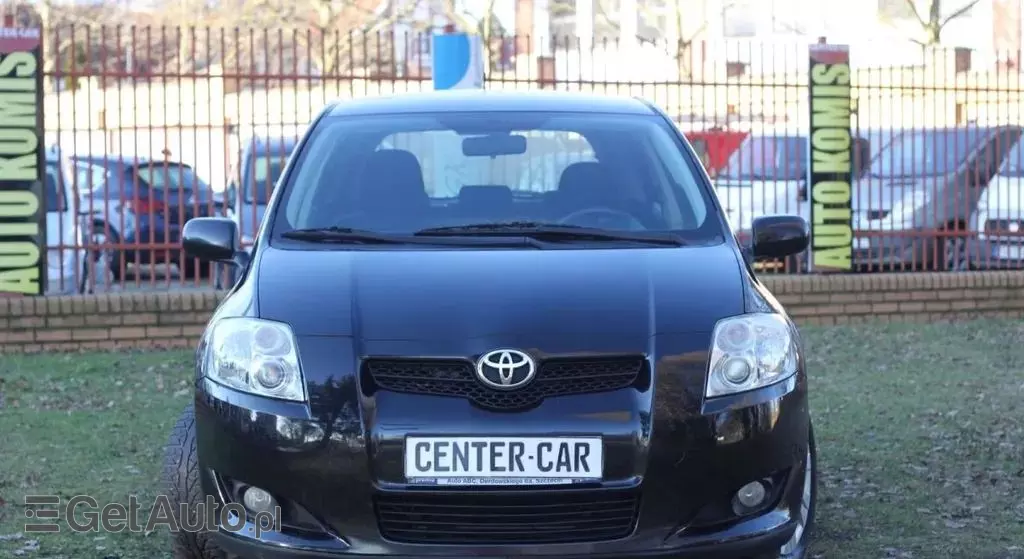 TOYOTA Auris 