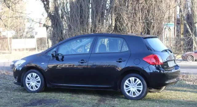 TOYOTA Auris 