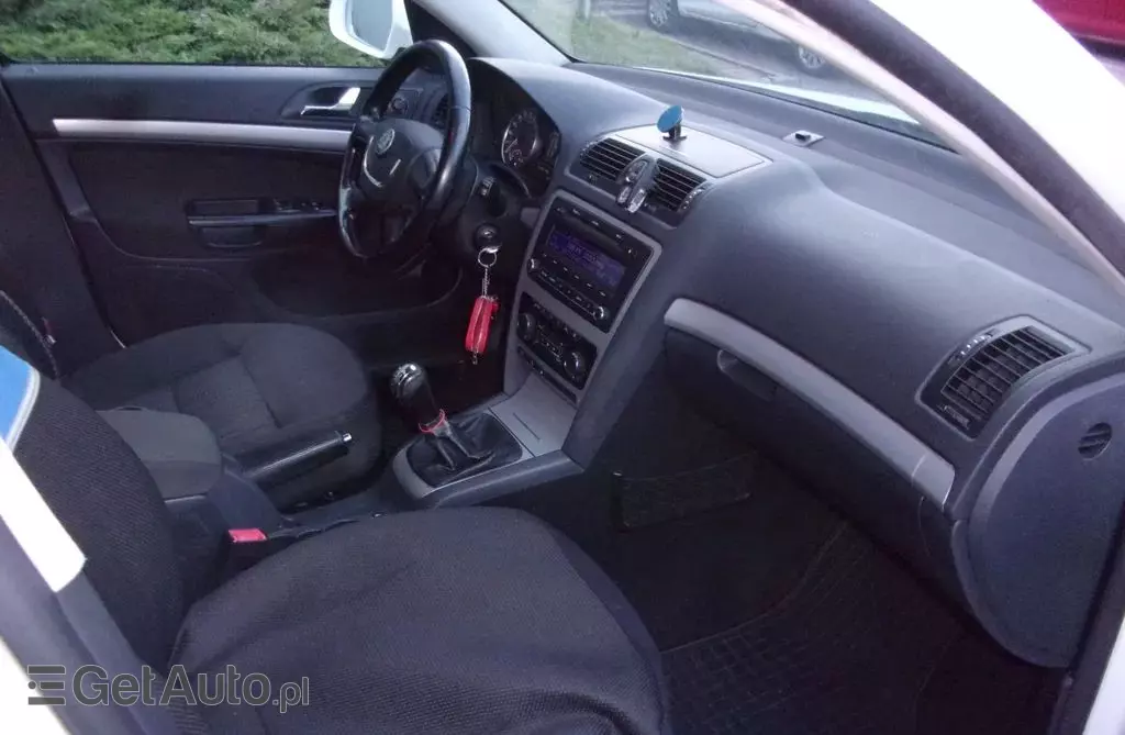 SKODA Octavia 
