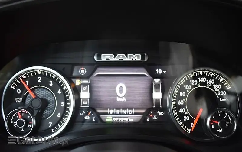 RAM 1500 Crew Cab Sport