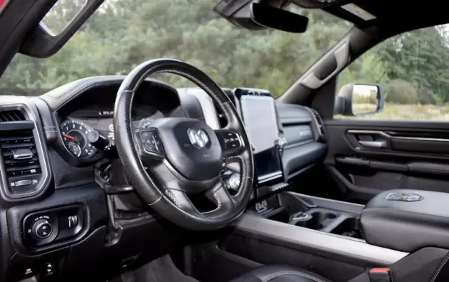 RAM 1500 Crew Cab Sport