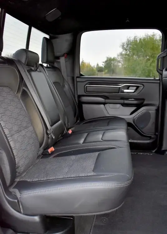 RAM 1500 Crew Cab Sport