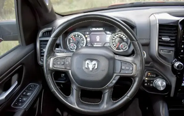 RAM 1500 Crew Cab Sport