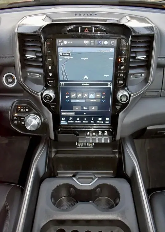 RAM 1500 Crew Cab Sport