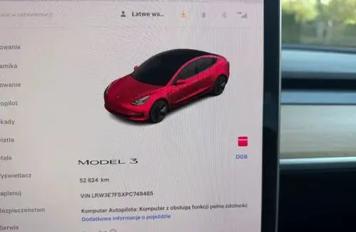 TESLA Model 3 