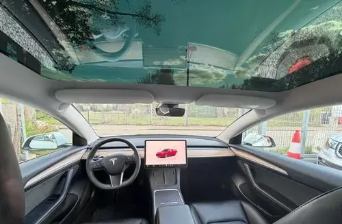 TESLA Model 3 