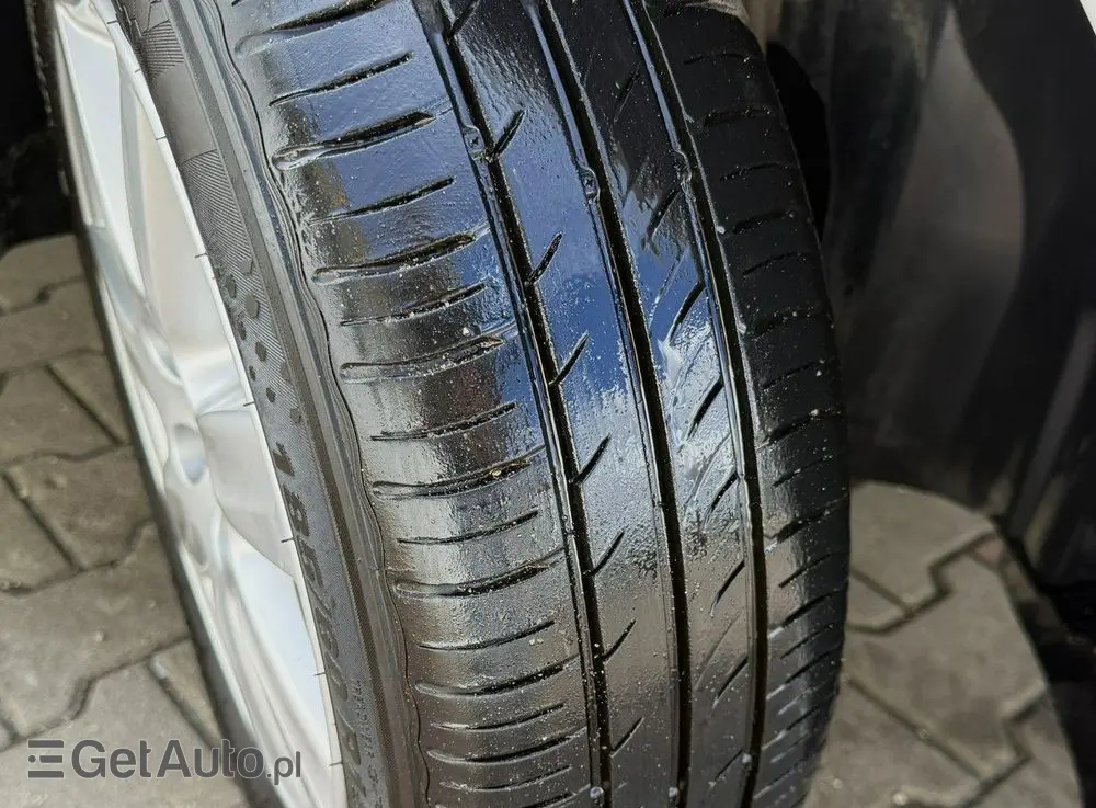 SKODA RAPID Spaceback 1.2 TSI (Green tec) Emotion Plus