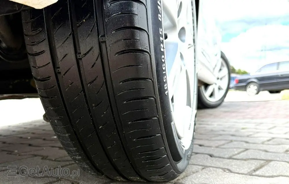 SKODA RAPID Spaceback 1.2 TSI (Green tec) Emotion Plus