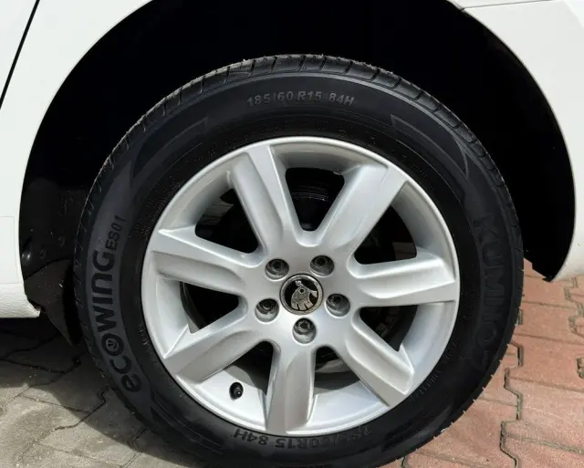 SKODA RAPID Spaceback 1.2 TSI (Green tec) Emotion Plus