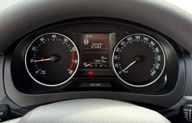 SKODA RAPID Spaceback 1.2 TSI (Green tec) Emotion Plus