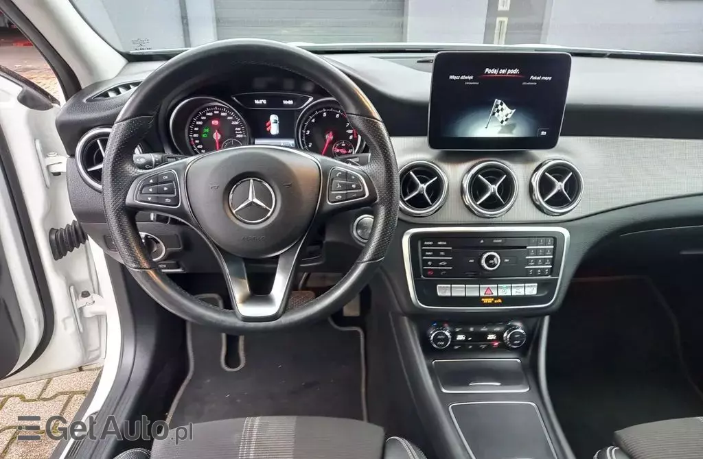 MERCEDES-BENZ GLA GLA 200 (156 KM) DCT