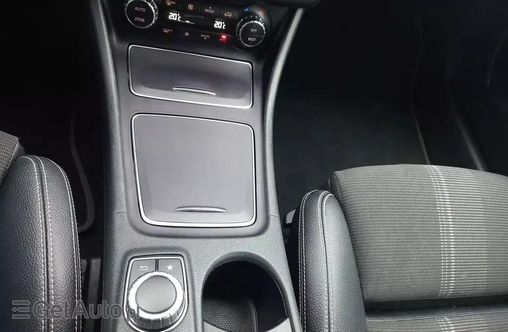 MERCEDES-BENZ GLA GLA 200 (156 KM) DCT