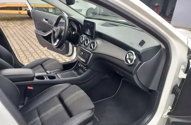 MERCEDES-BENZ GLA GLA 200 (156 KM) DCT