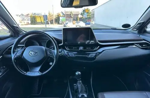 TOYOTA C-HR 