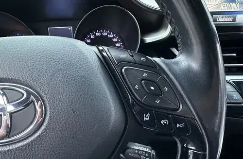 TOYOTA C-HR 