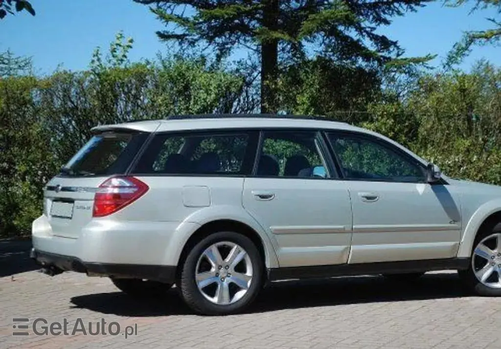 SUBARU Outback 