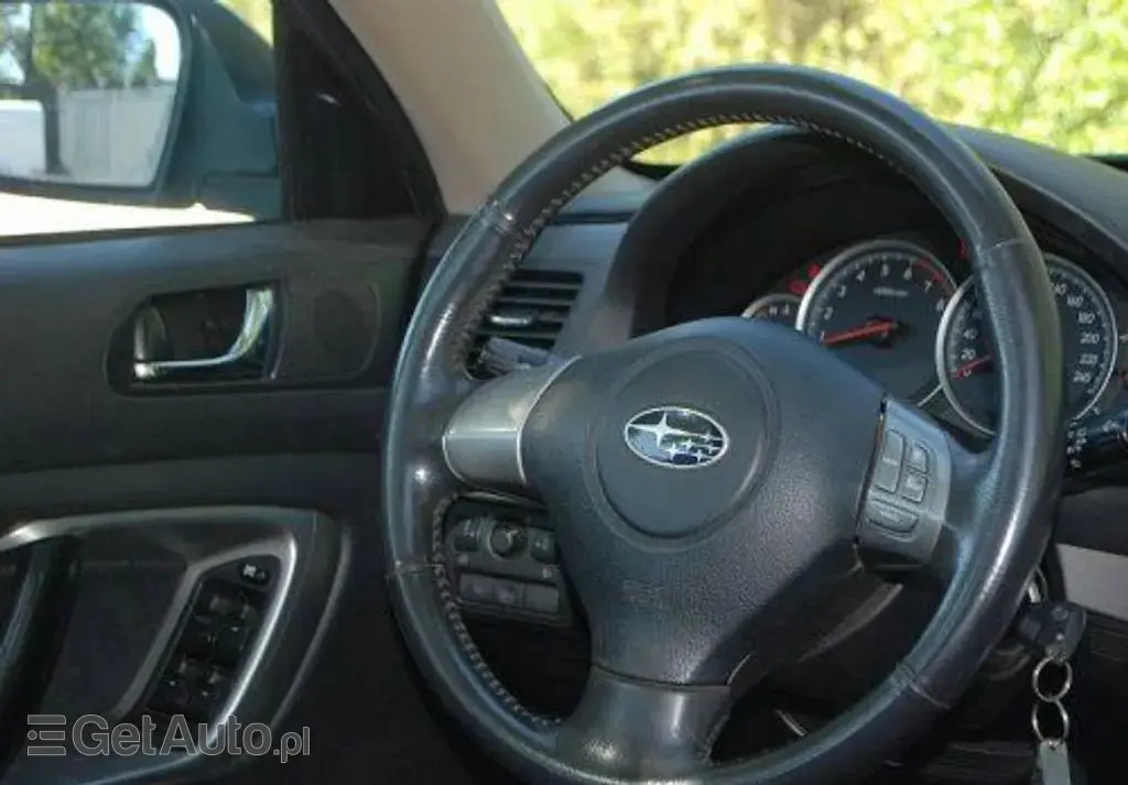 SUBARU Outback 