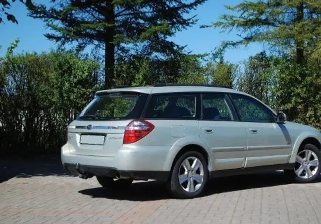 SUBARU Outback 