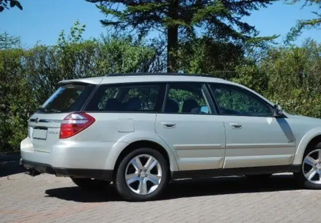 SUBARU Outback 